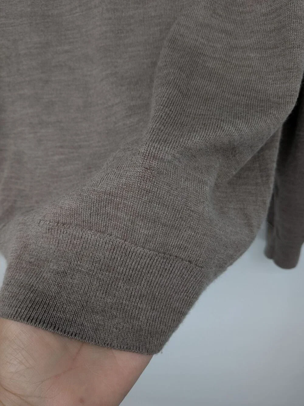 Banana Republic Merino Wool V Neck Sweater Minimalist Neutral Office‎ Men Large